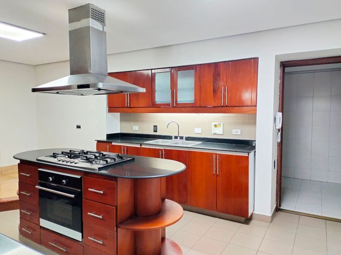 Apartamento de 3 alcobas en venta en Las Lomas, Medellín, 225 m² · foto 5 de 18