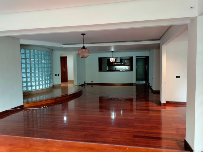Apartamento de 3 alcobas en arriendo en Las Lomas, Medellín, 225 m² · foto 4 de 18