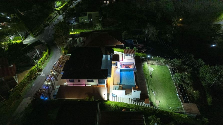Casa de 6 alcobas en venta en Pueblito Cafetero, Pereira, 389 m² · foto 6 de 24