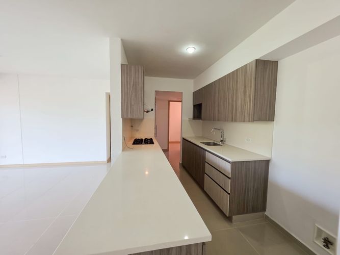 Apartamento de 3 alcobas en venta en Loma De Las Brujas, Envigado, 128 m² · foto 4 de 18