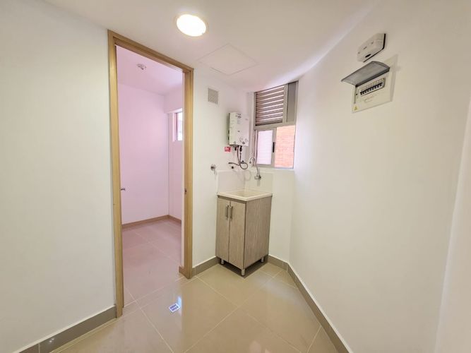 Apartamento de 3 alcobas en venta en Loma De Las Brujas, Envigado, 128 m² · foto 6 de 18
