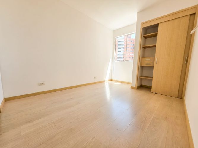 Apartamento de 3 alcobas en venta en Loma De Las Brujas, Envigado, 128 m² · foto 10 de 18