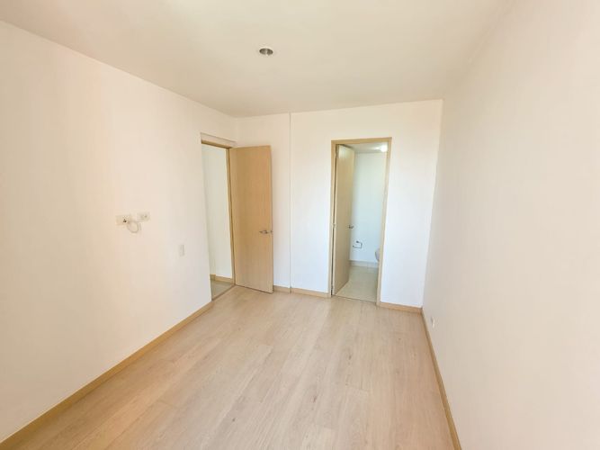 Apartamento de 3 alcobas en venta en Loma De Las Brujas, Envigado, 128 m² · foto 11 de 18