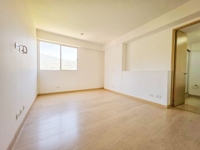 Apartamento de 3 alcobas en venta en Loma De Las Brujas, Envigado, 128 m² · foto 16 de 18