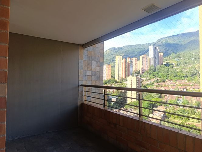 Apartamento de 3 alcobas en arriendo en El Poblado, Medellín, 143 m² · foto 18 de 18