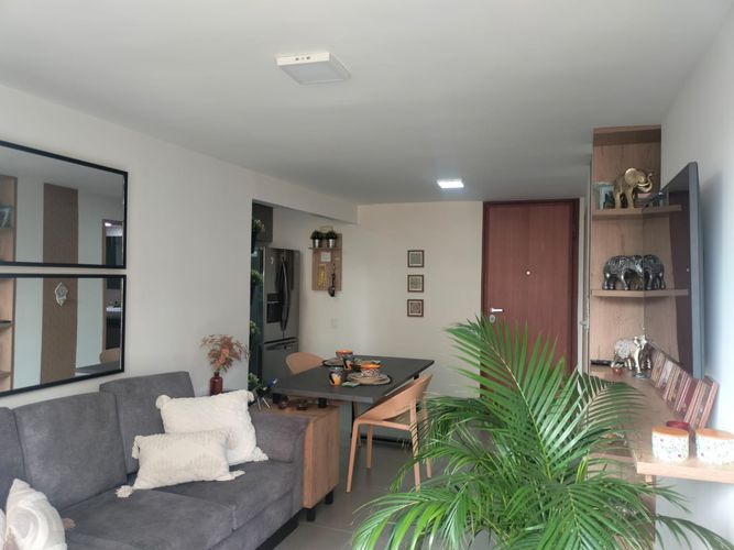 Apartamento de 1 alcoba en arriendo en La Aguacatala, Medellín, 55 m² · foto 3 de 13