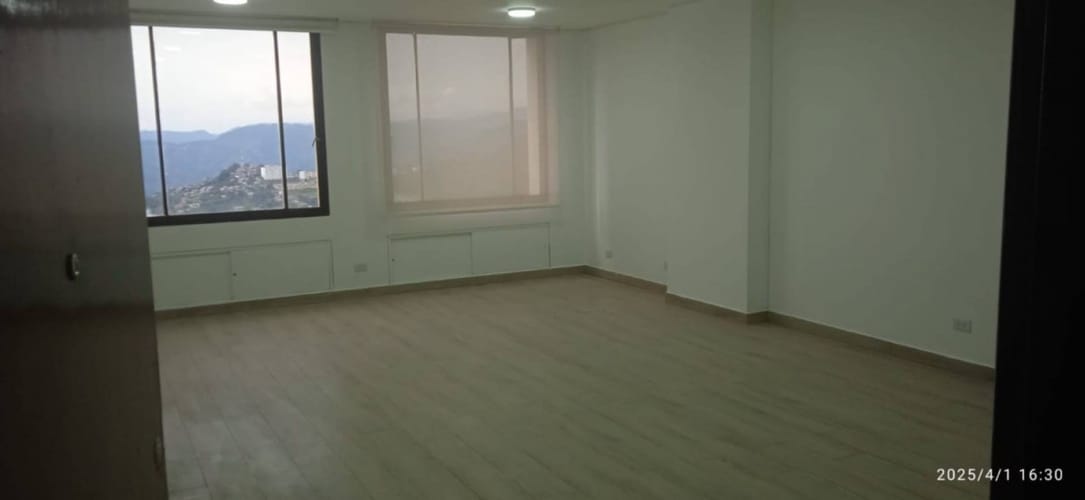 Oficina en venta en Av Paralela, Manizales, 40 m² · foto 5 de 6