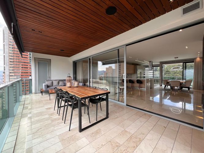 Apartamento de 3 alcobas en venta en El Poblado, Medellín, 245 m² · foto 20 de 20