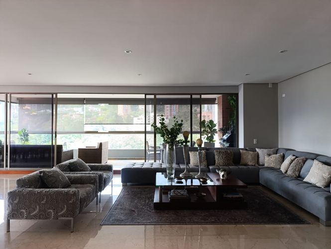 Apartamento en venta en Las Lomas, Medellín, 320 m² · foto 1 de 20