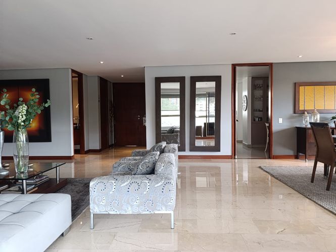 Apartamento en venta en Las Lomas, Medellín, 320 m² · foto 3 de 20