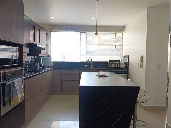 Apartamento en venta en Las Lomas, Medellín, 320 m² · foto 7 de 20