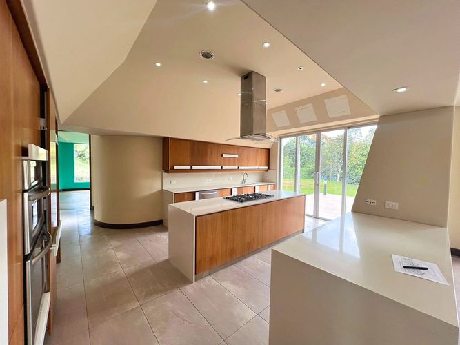 Casa de 5 alcobas en venta en Belen Chaverras, El Carmen de Viboral, 499 m² · foto 5 de 15