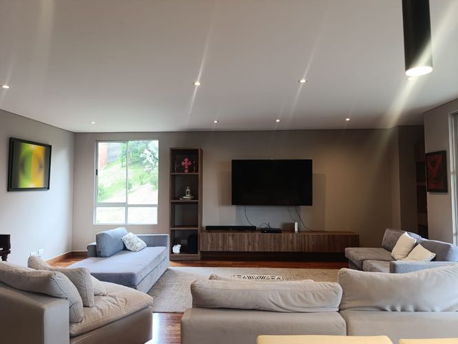 Apartamento de 3 alcobas en venta en El Poblado, Medellín, 250 m² · foto 3 de 18