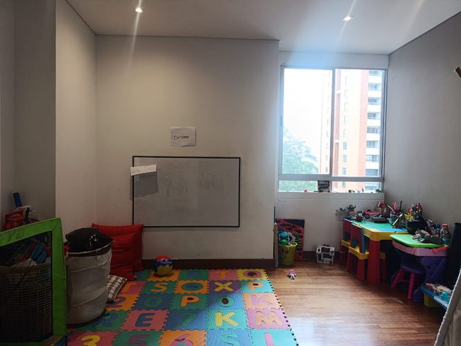 Apartamento de 3 alcobas en venta en El Poblado, Medellín, 250 m² · foto 8 de 18