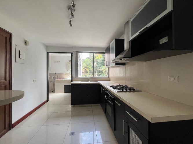 Apartamento de 4 alcobas en venta en El Poblado, Medellín, 195 m² · foto 3 de 20