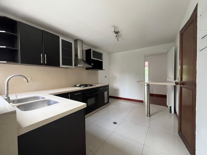 Apartamento de 4 alcobas en venta en El Poblado, Medellín, 195 m² · foto 5 de 20
