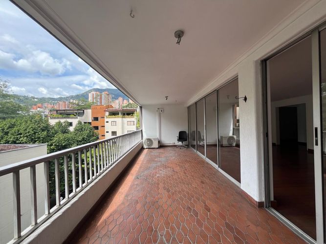 Apartamento de 4 alcobas en venta en El Poblado, Medellín, 195 m² · foto 19 de 20