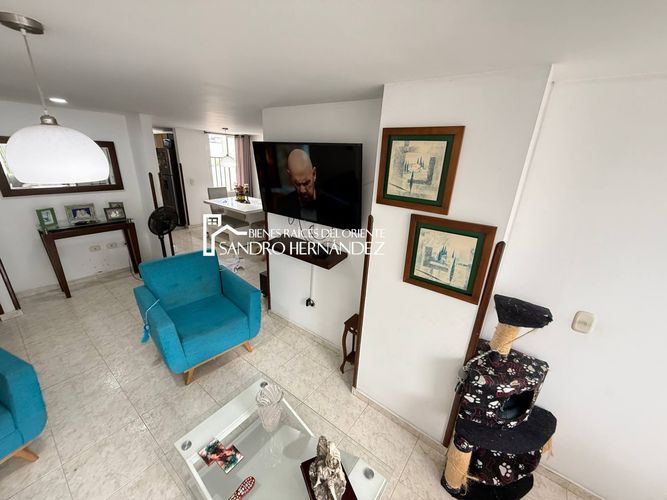 Apartamento de 3 alcobas en venta en La Aurora, Bucaramanga, 90 m² · foto 3 de 17