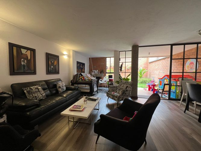 Casa de 3 alcobas en venta en La Pradera, Envigado, 141 m² · foto 3 de 21