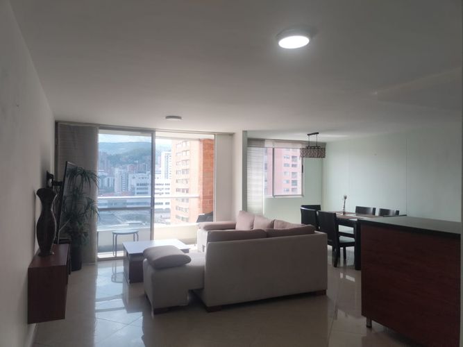 Apartamento de 2 alcobas en arriendo en El Poblado, Medellín, 82 m² · foto 2 de 17