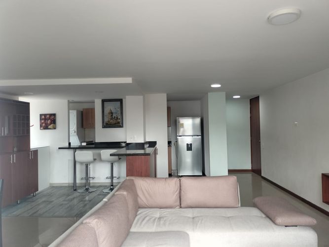 Apartamento de 2 alcobas en arriendo en El Poblado, Medellín, 82 m² · foto 4 de 17