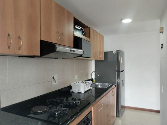Apartamento de 2 alcobas en arriendo en El Poblado, Medellín, 82 m² · foto 5 de 17