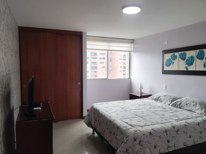 Apartamento de 2 alcobas en arriendo en El Poblado, Medellín, 82 m² · foto 9 de 17