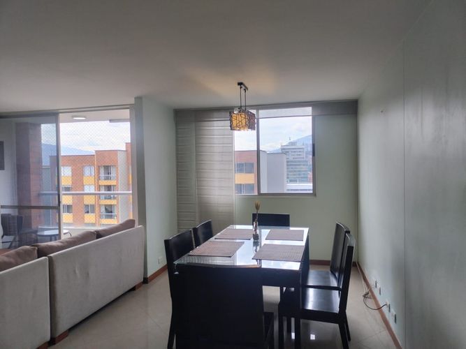 Apartamento de 2 alcobas en arriendo en El Poblado, Medellín, 82 m² · foto 12 de 17