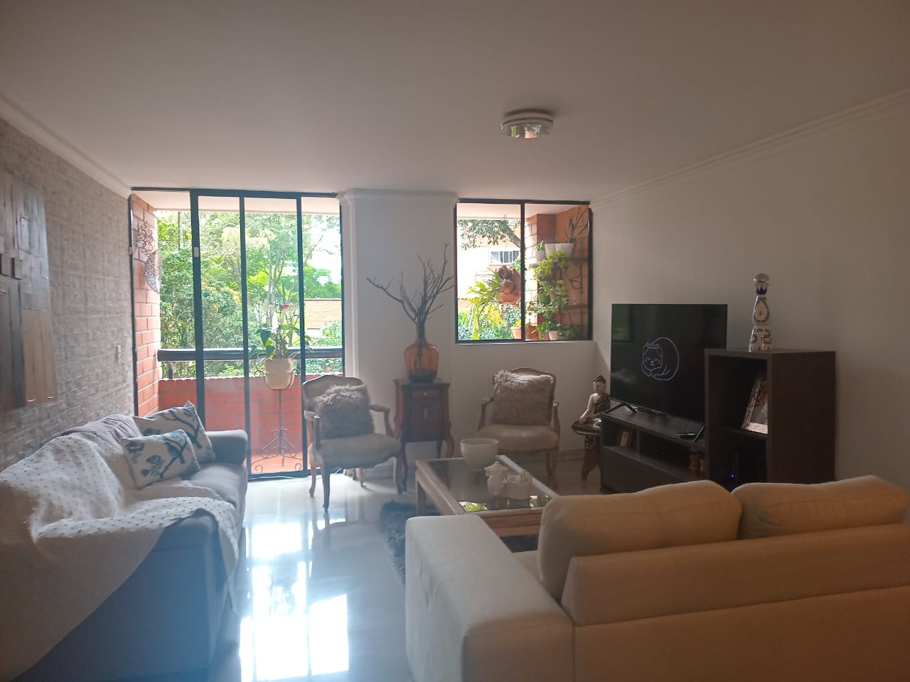 Apartamento en venta en El Poblado, Medellín · foto 2 de 18