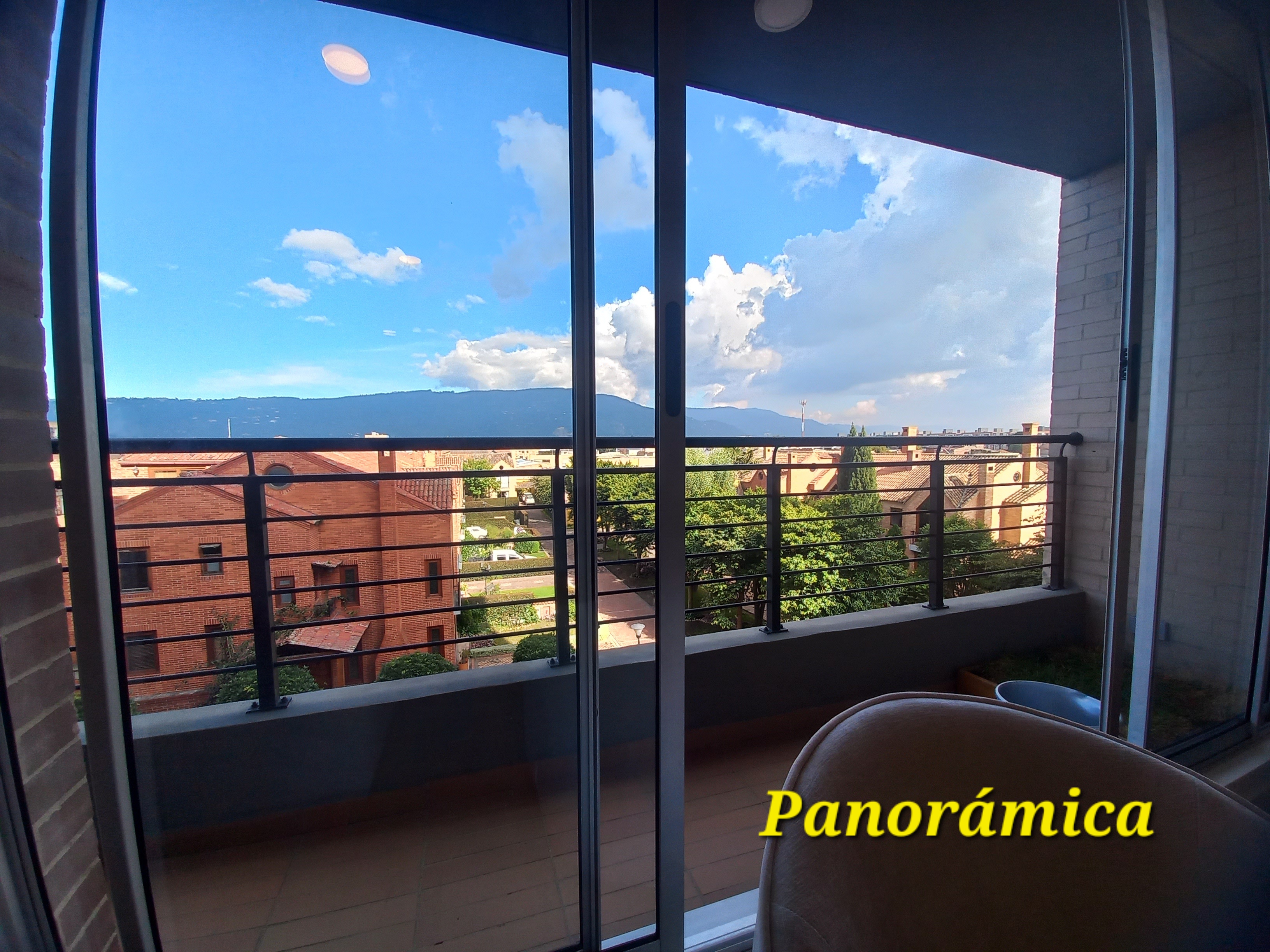 Apartamento en venta en Cn Los Arboles, Chía · foto 2 de 24