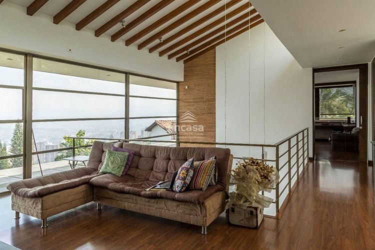 Casa de 4 alcobas en venta en Señorial, Envigado, 570 m² · foto 4 de 21