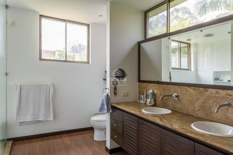 Casa de 4 alcobas en venta en Señorial, Envigado, 570 m² · foto 8 de 21