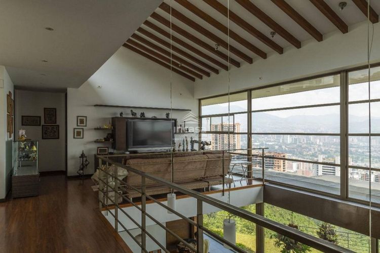 Casa de 4 alcobas en venta en Señorial, Envigado, 570 m² · foto 14 de 21