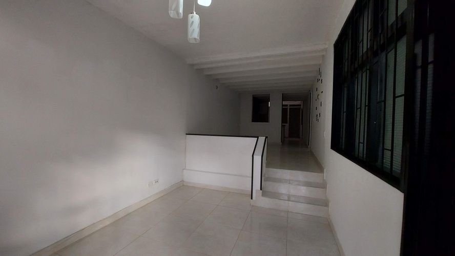 Casa de 7 alcobas en venta en Jardin, Ibagué, 250 m² · foto 2 de 18