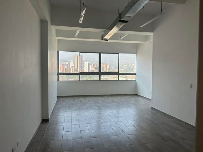 Oficina en arriendo en Aliadas Del Sur, Sabaneta, 33 m² · foto 2 de 4