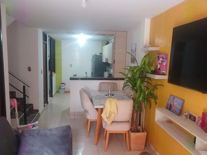 Casa de 3 alcobas en venta en Puerto Madero, Girón, 40 m² · foto 4 de 6