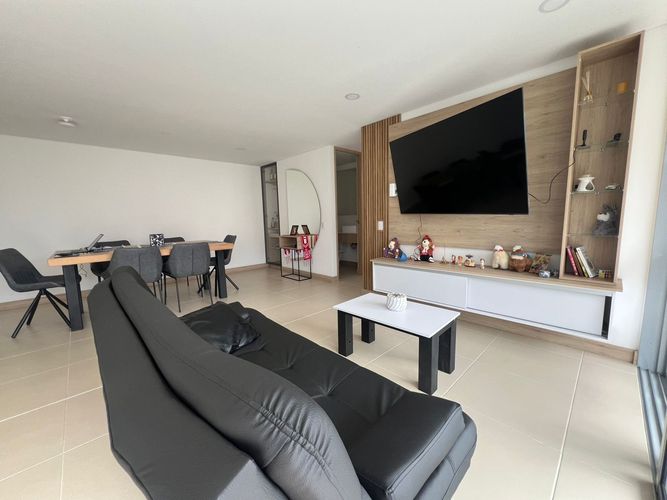 Apartamento de 3 alcobas en arriendo en Loma Benedictinos, Envigado, 115 m² · foto 2 de 17
