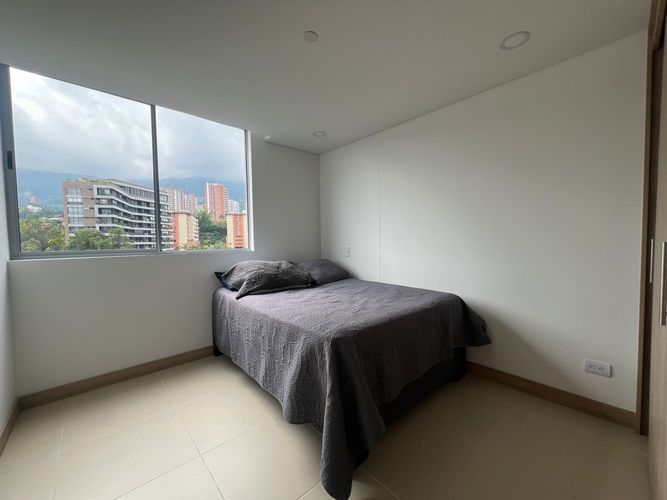 Apartamento de 3 alcobas en arriendo en Loma Benedictinos, Envigado, 115 m² · foto 7 de 17