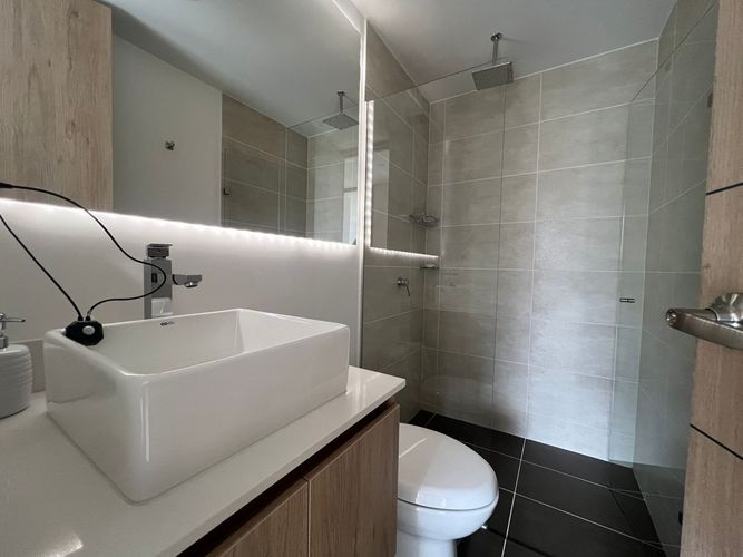 Apartamento de 3 alcobas en arriendo en Loma Benedictinos, Envigado, 115 m² · foto 15 de 17