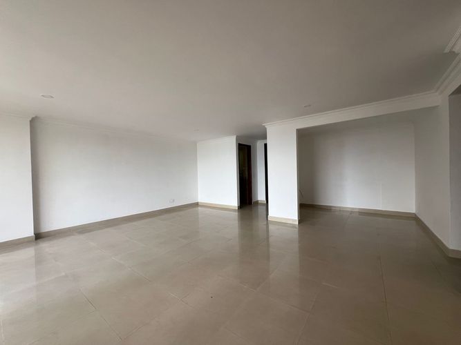 Apartamento de 3 alcobas en arriendo en El Poblado, Medellín, 118 m² · foto 3 de 17