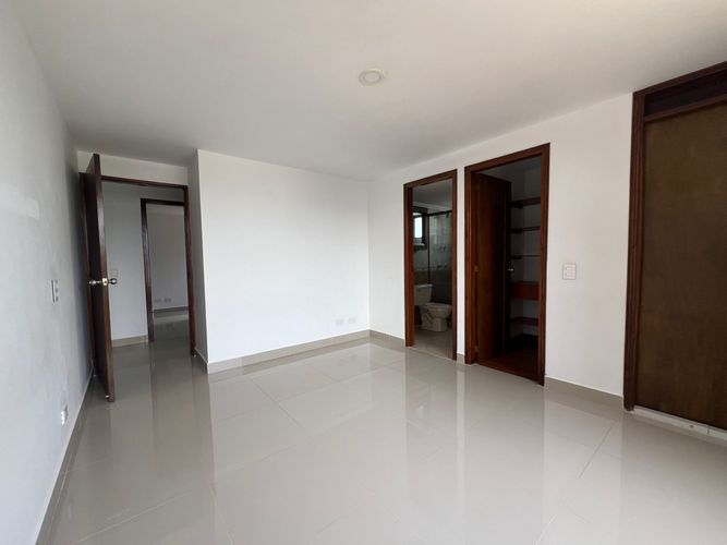 Apartamento de 3 alcobas en arriendo en El Poblado, Medellín, 118 m² · foto 4 de 17