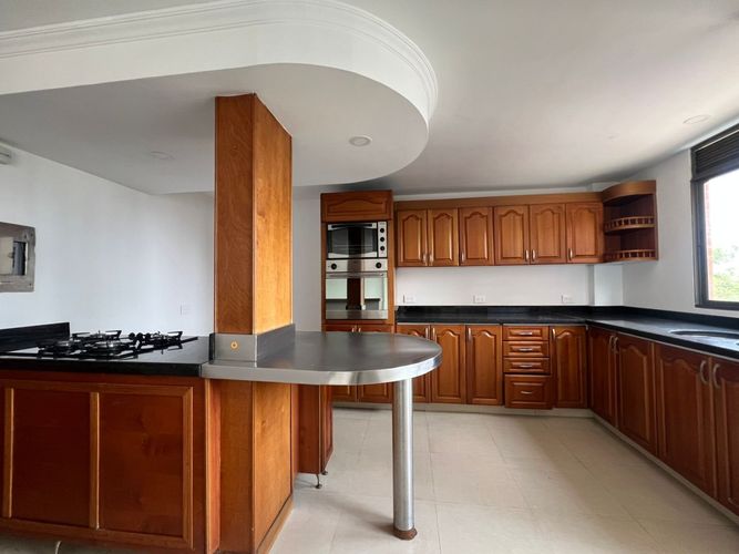 Apartamento de 3 alcobas en arriendo en El Poblado, Medellín, 118 m² · foto 6 de 17
