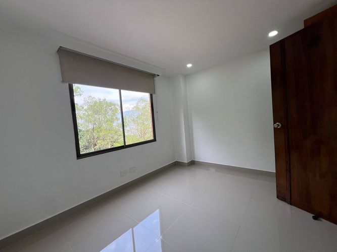 Apartamento de 3 alcobas en arriendo en El Poblado, Medellín, 118 m² · foto 8 de 17
