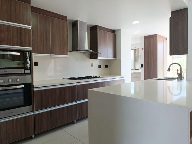 Apartamento de 3 alcobas en arriendo en El Poblado, Medellín, 220 m² · foto 8 de 17
