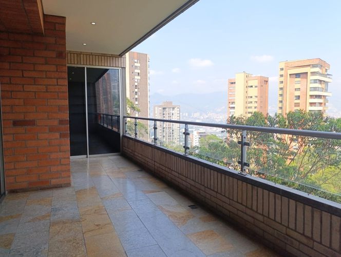 Apartamento de 3 alcobas en arriendo en El Poblado, Medellín, 220 m² · foto 17 de 17