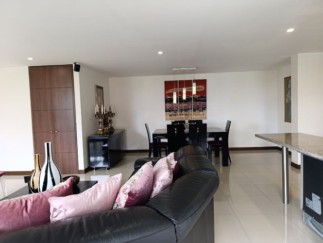 Apartamento de 2 alcobas en venta en El Poblado, Medellín, 146 m² · foto 4 de 18