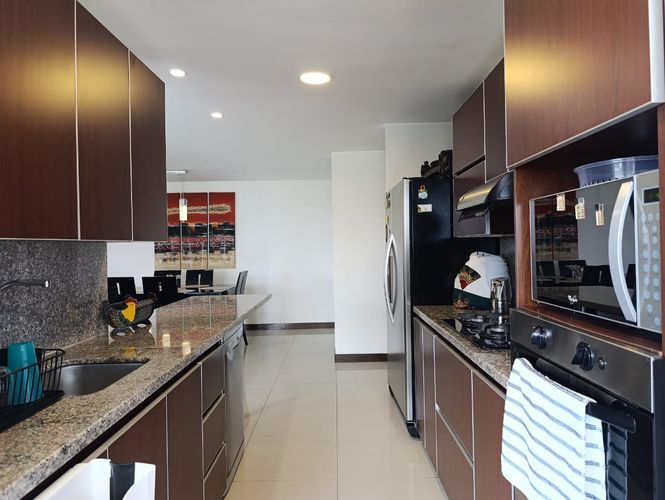 Apartamento de 2 alcobas en venta en El Poblado, Medellín, 146 m² · foto 10 de 18