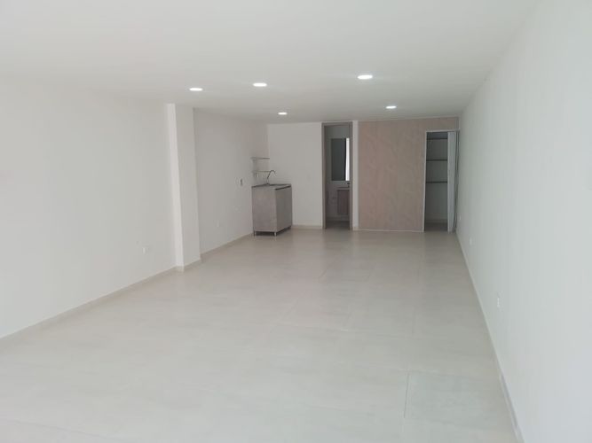 Local en arriendo en Cristo Rey, Medellín, 50 m² · foto 5 de 8
