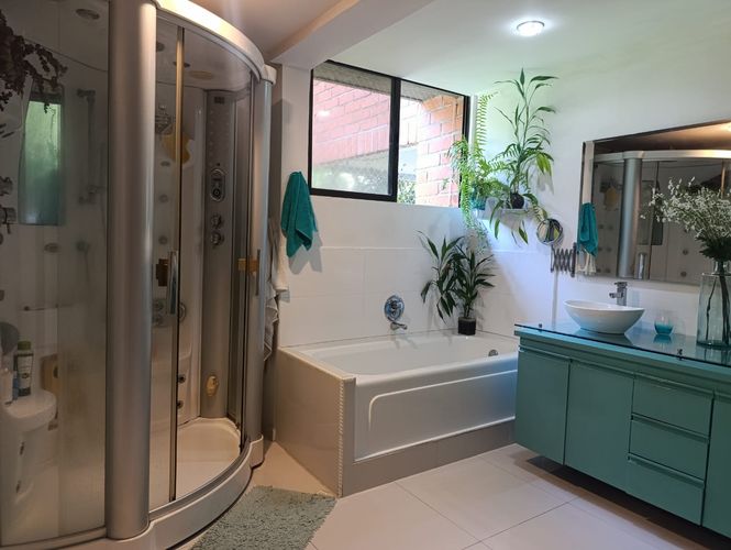 Apartamento de 3 alcobas en venta en El Poblado, Medellín, 245 m² · foto 18 de 20