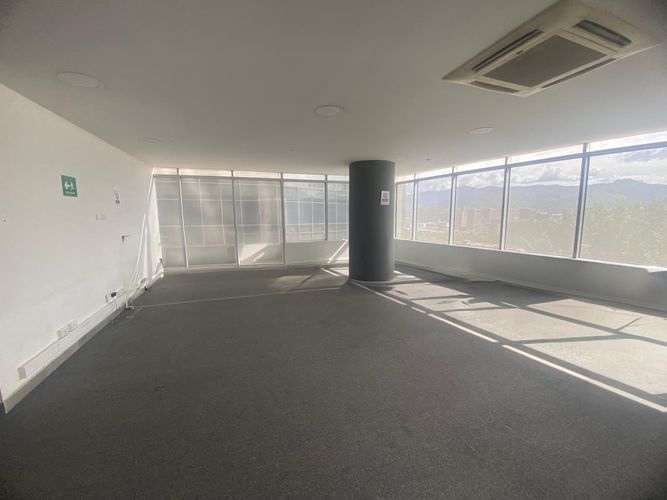Oficina en arriendo en El Poblado, Medellín, 117 m² · foto 4 de 14
